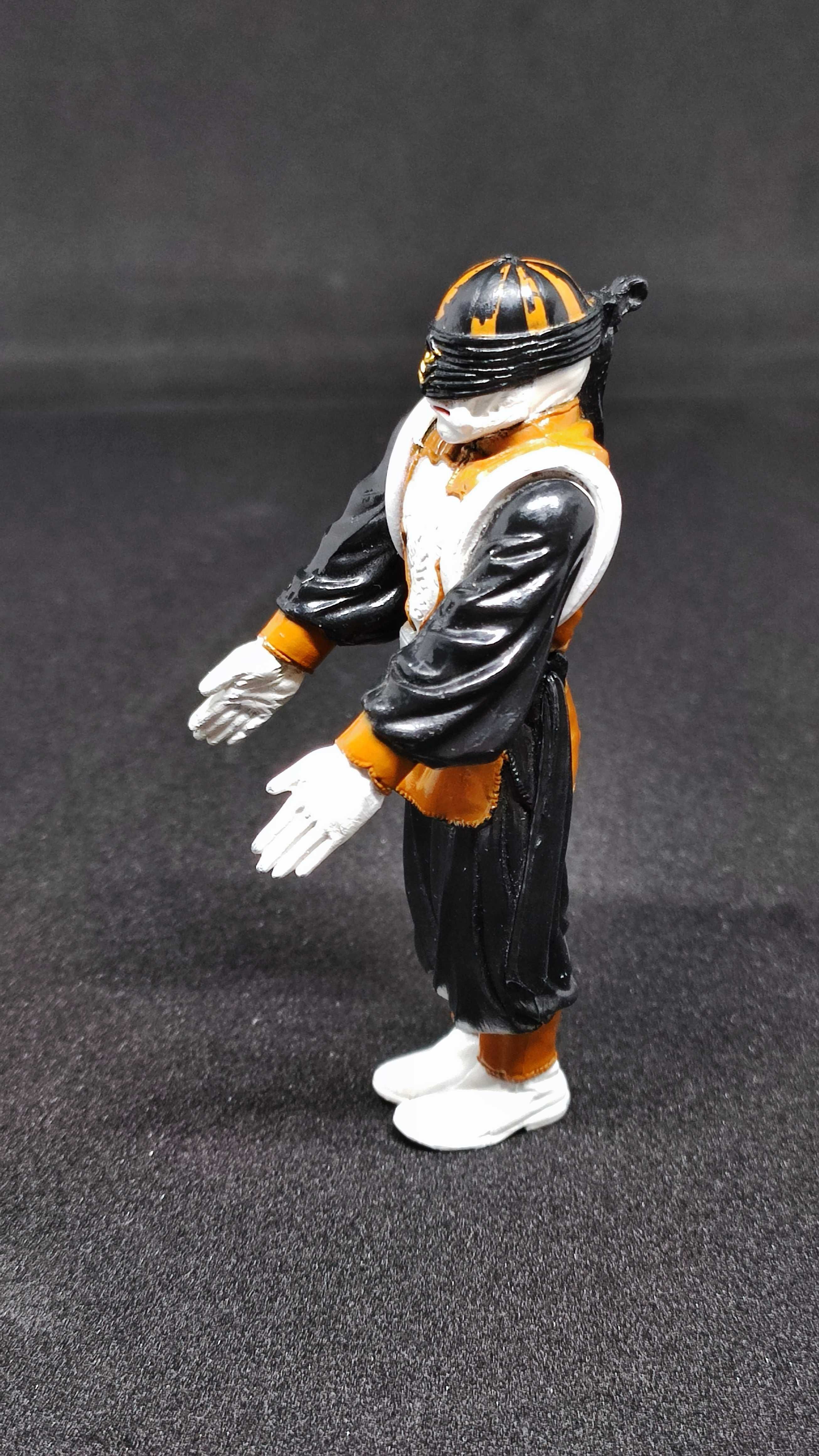 Редкая коллекционная фигурка Bandai Figure 2007 TM & BVS.