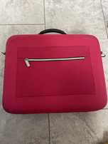 Torba na laptop czerwona