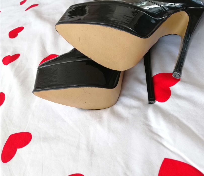 Na orezent szpilki LATEX high heels mega platforma wysokie winylowe