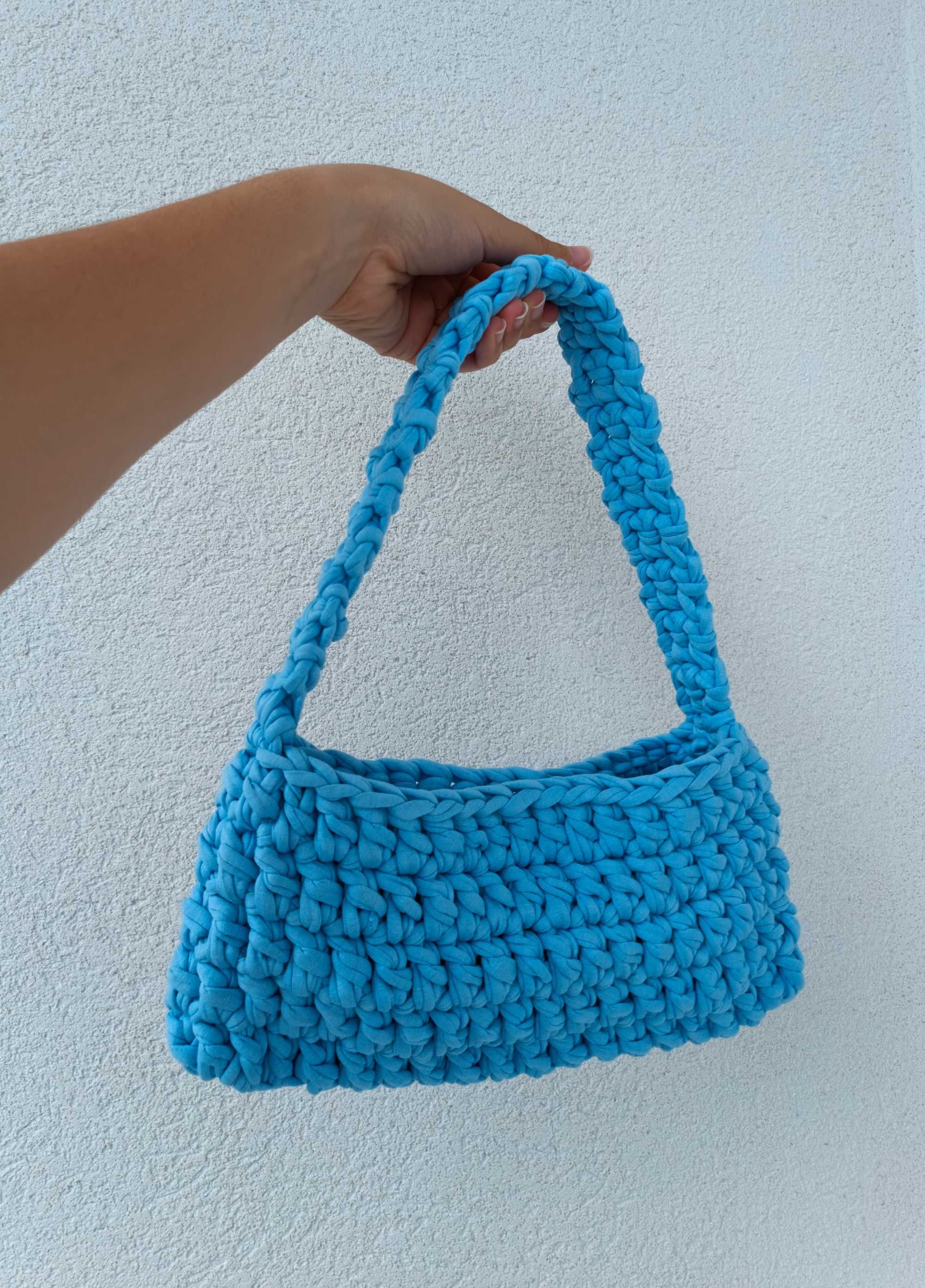 Bolsas em crochet feitas à mão