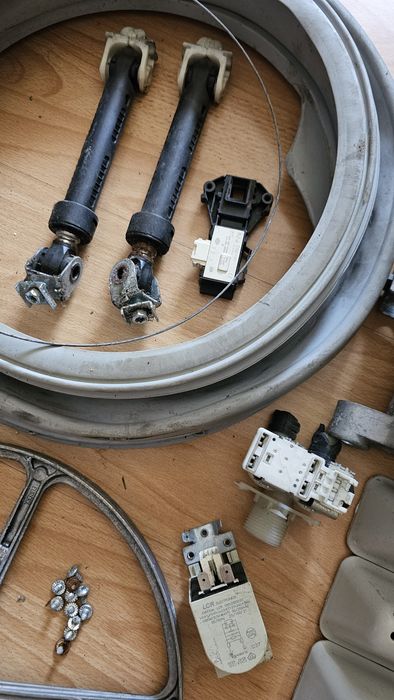 Części zamienne do pralki Whirlpool AWO/D 5520/P koło pasek silnik wąż