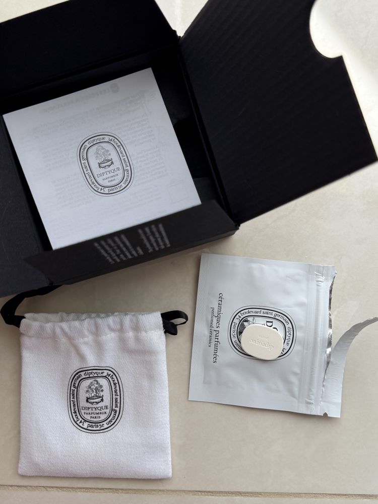 Diptyque Perfumed Brooch Eau Rose брошка