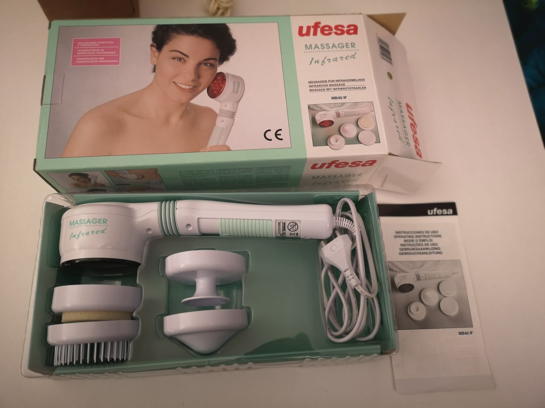 Ufesa Massager Infrared em caixa