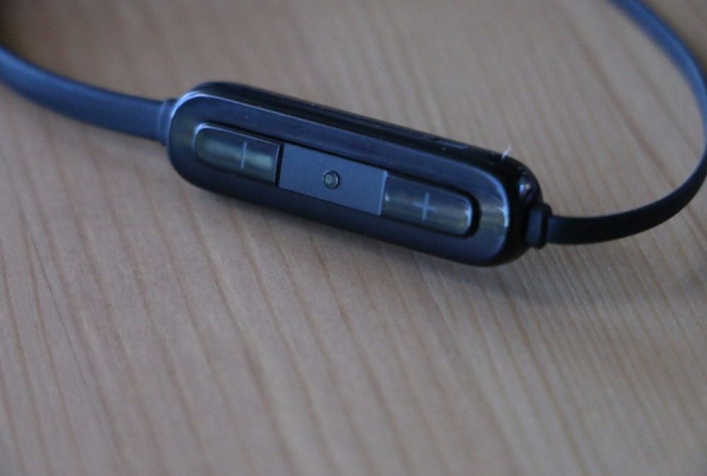 Auriculares JBL® / Bluetooth®