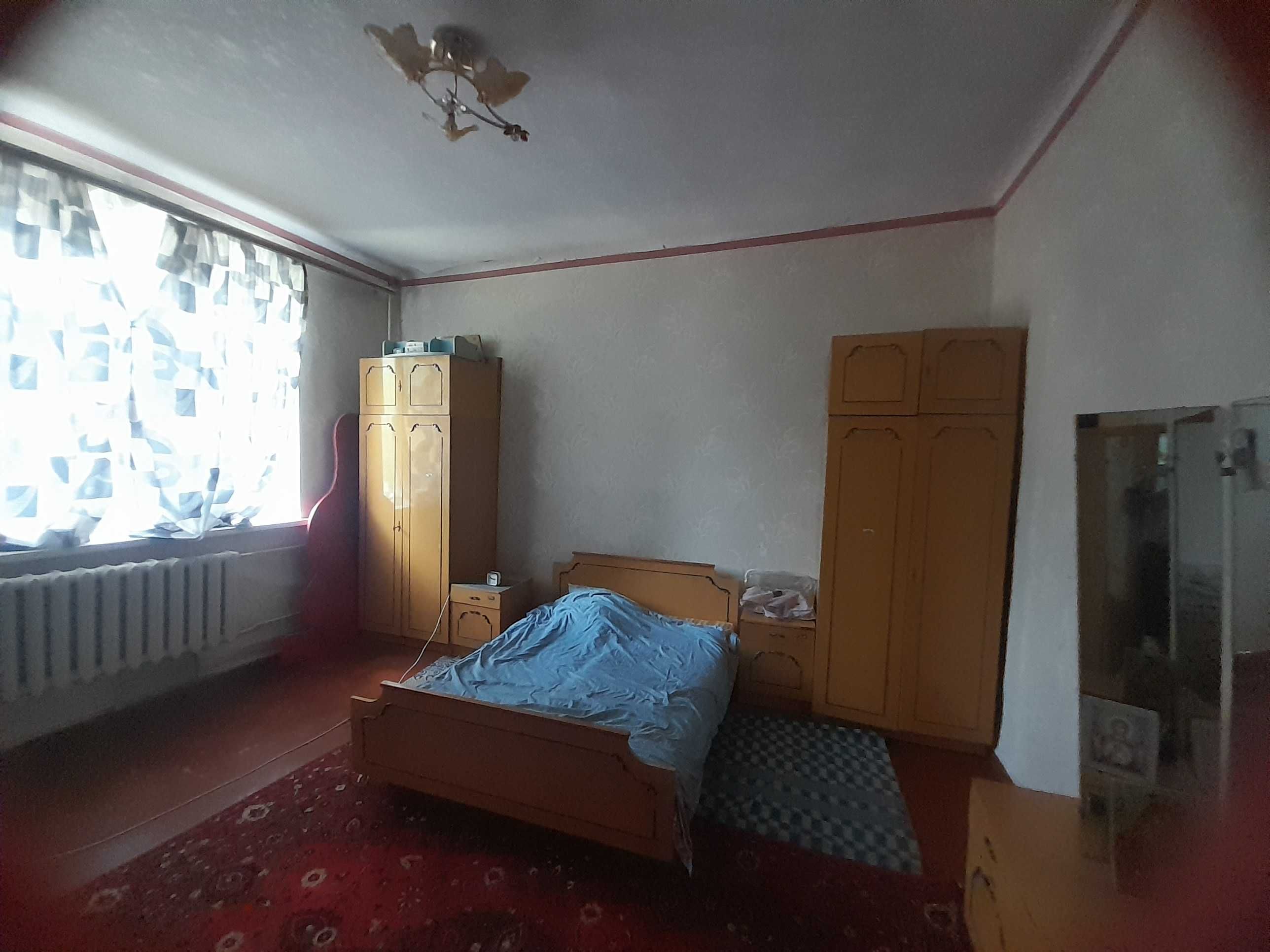 Продам 3 кімнатну квартиру в центрі  Глухова