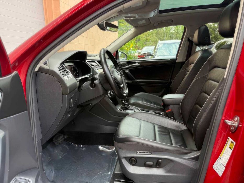 Volkswagen Tiguan      2018