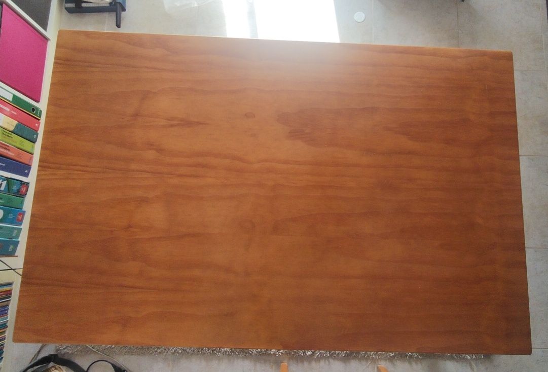Mesa de jantar .