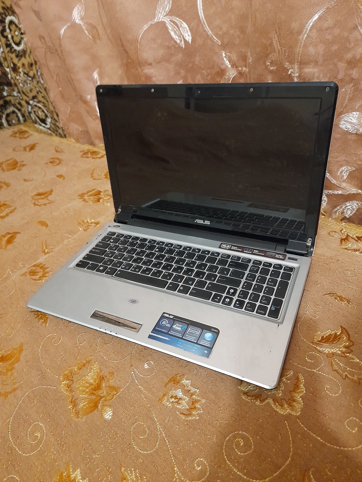 Ноутбук ASUS UL50A