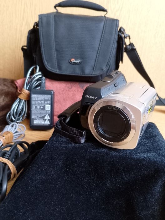 Продам відеокамеру Sony
