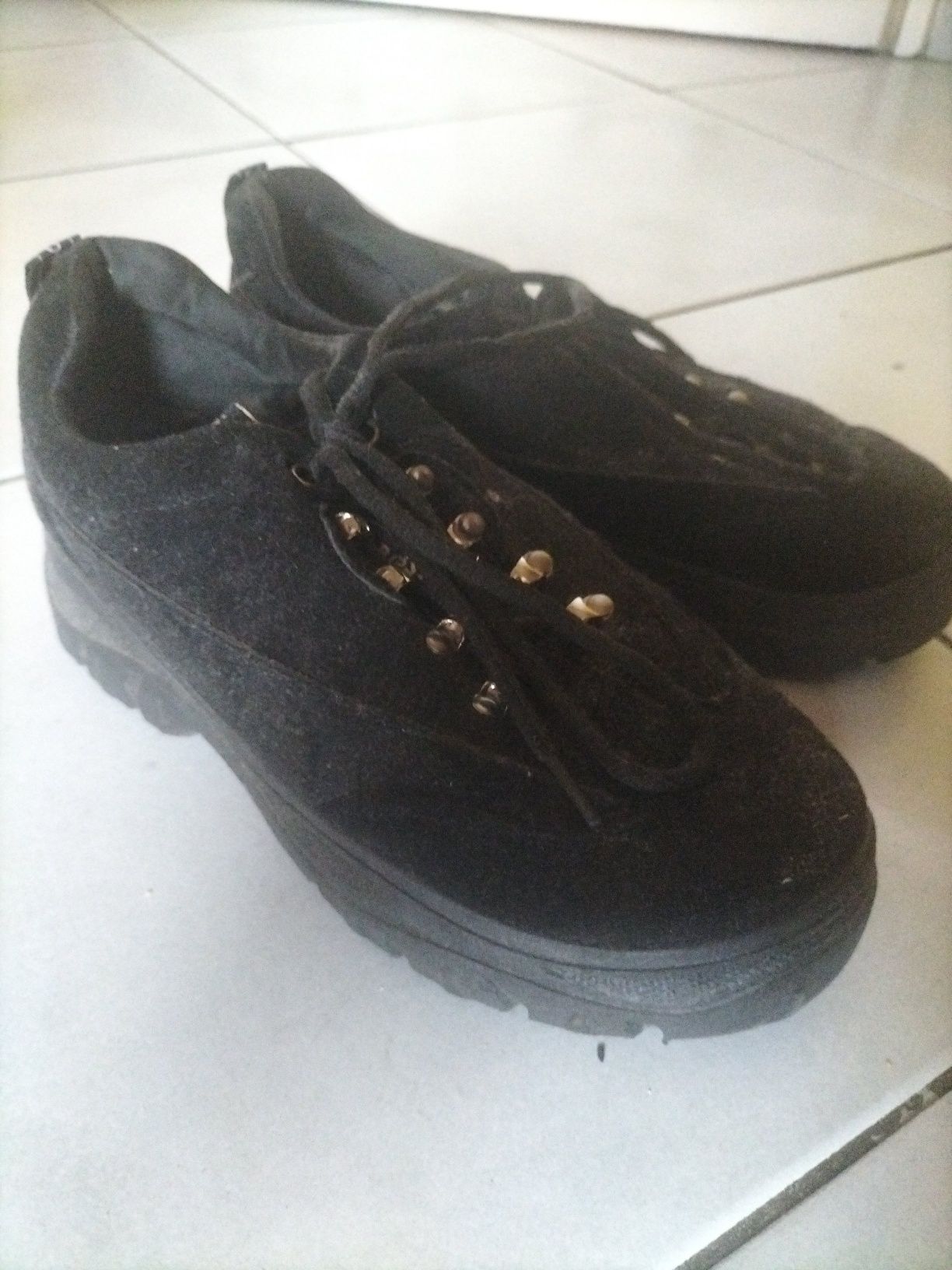Buty czarne podwyższane