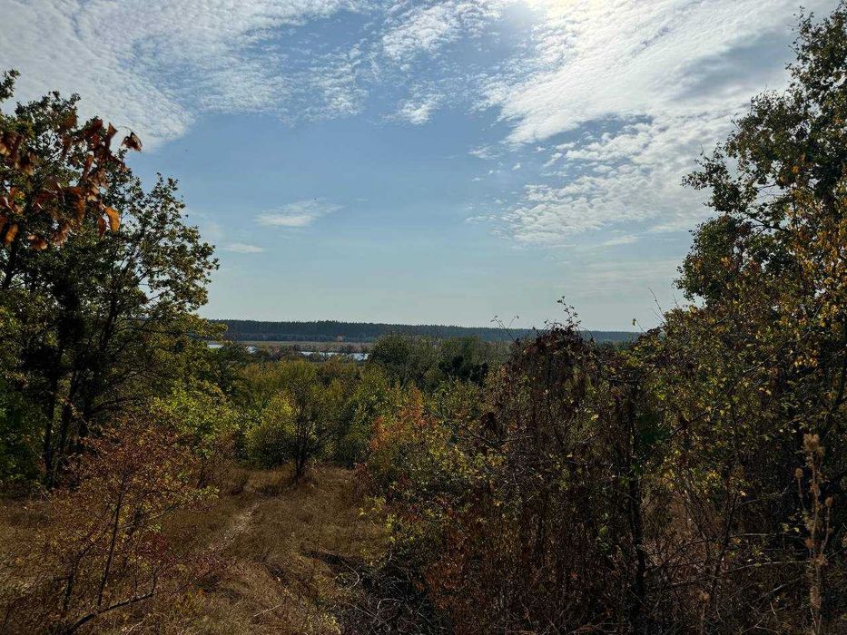 Продам земельный участок 6 соток с подвальным помещением Змиев