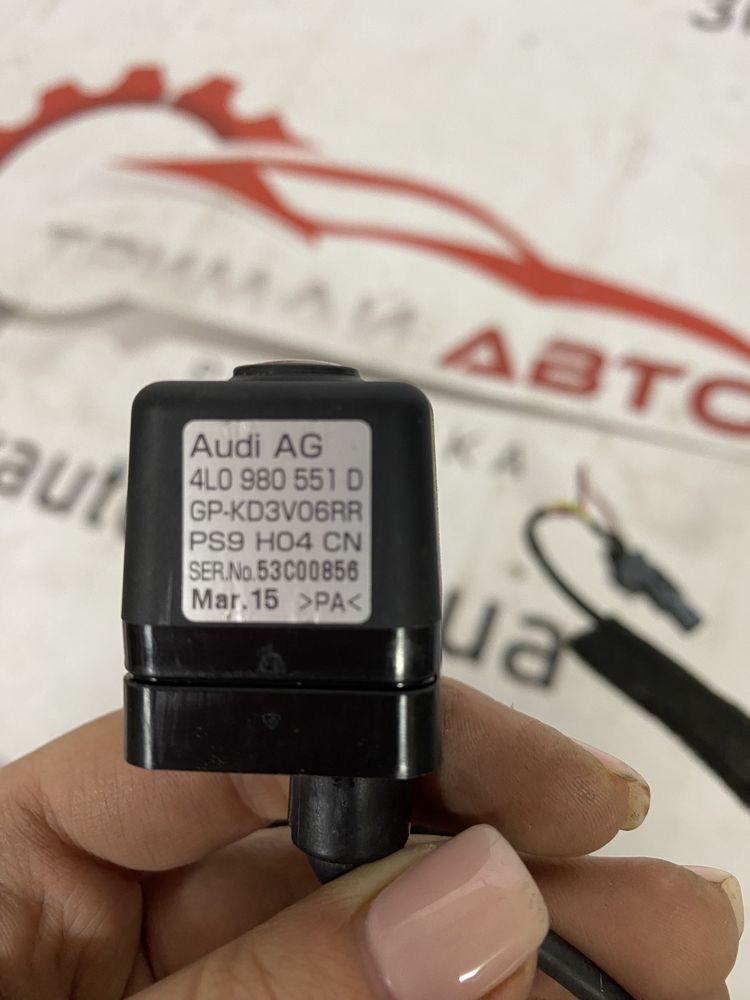 Камера заднього вигляду audi q7 4l 4L0980551D