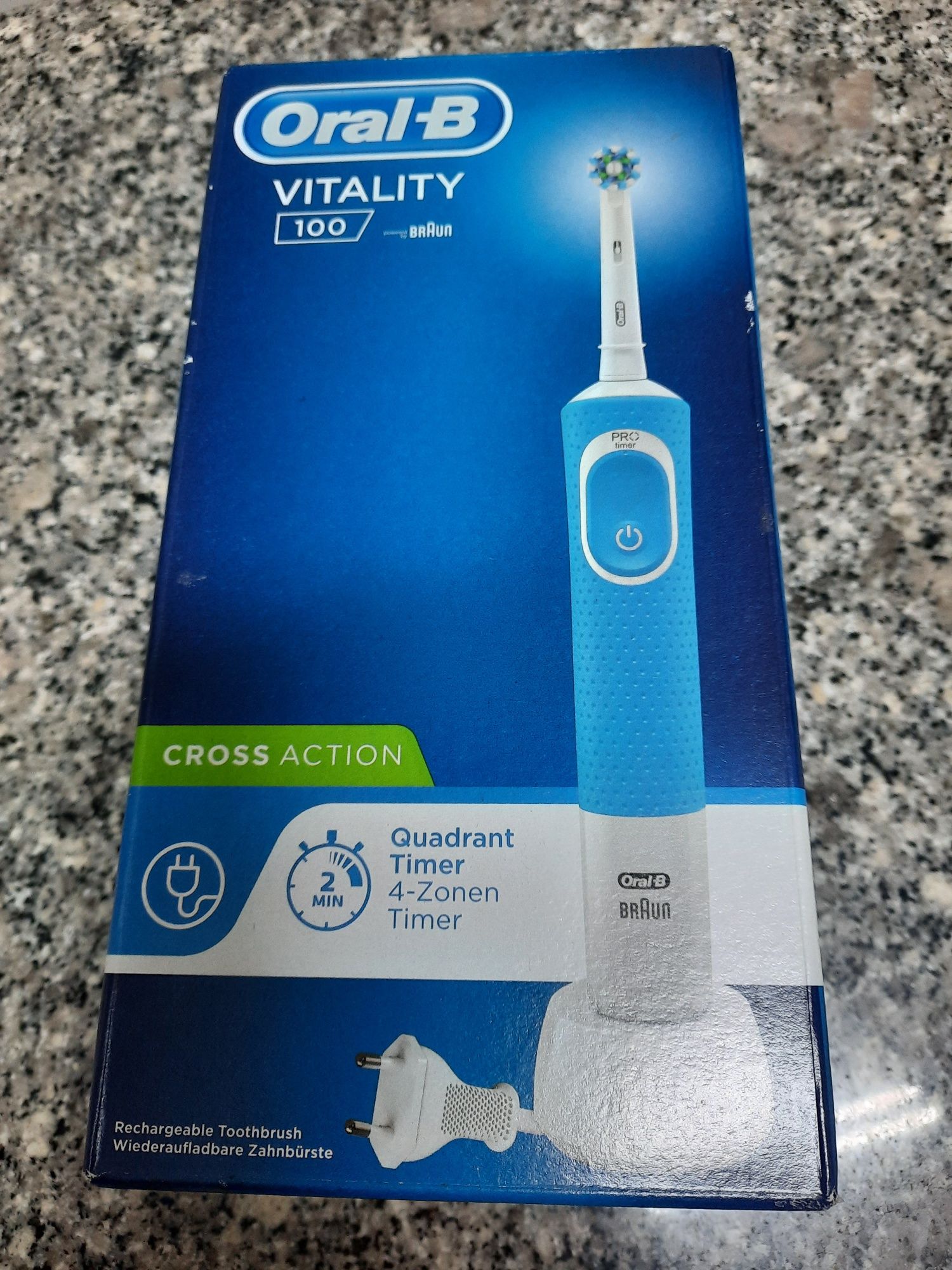 Escova dentes eléctrica Oral-B. Selada.