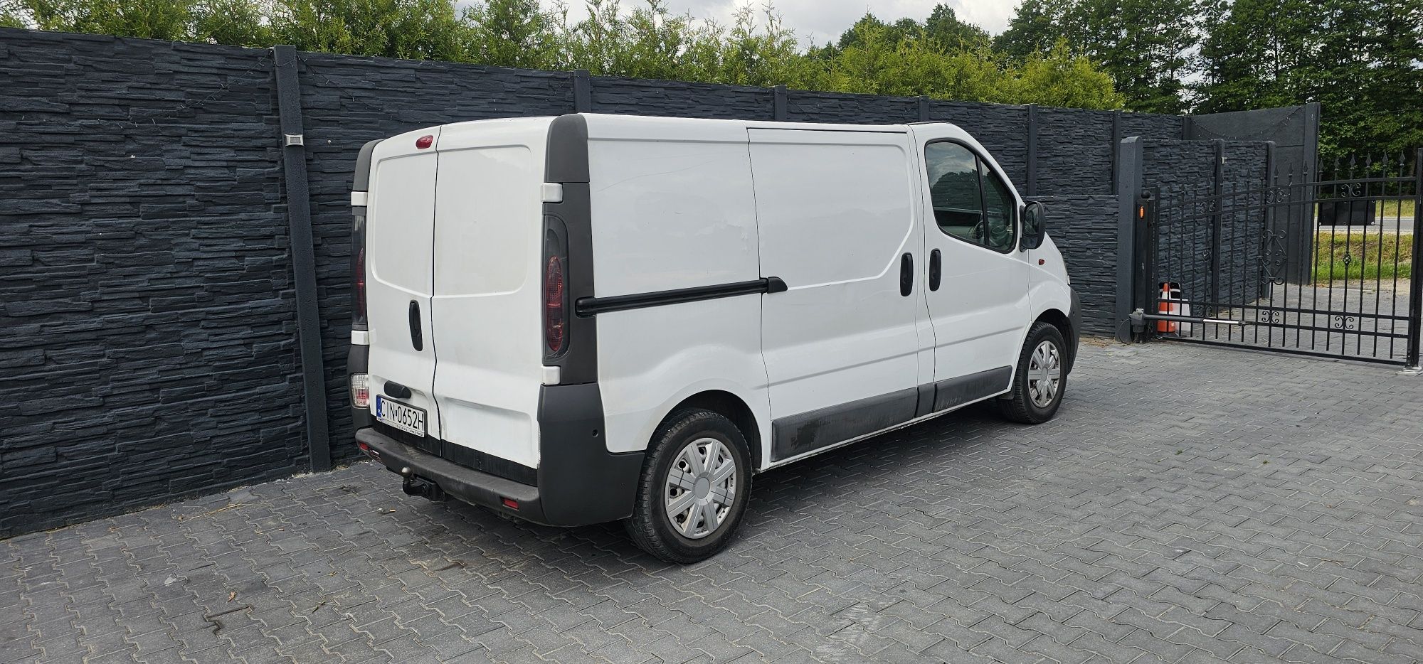 Skup aut Toruń Opel Vivaro 2004r 1.9D Blaszak Dostawczych