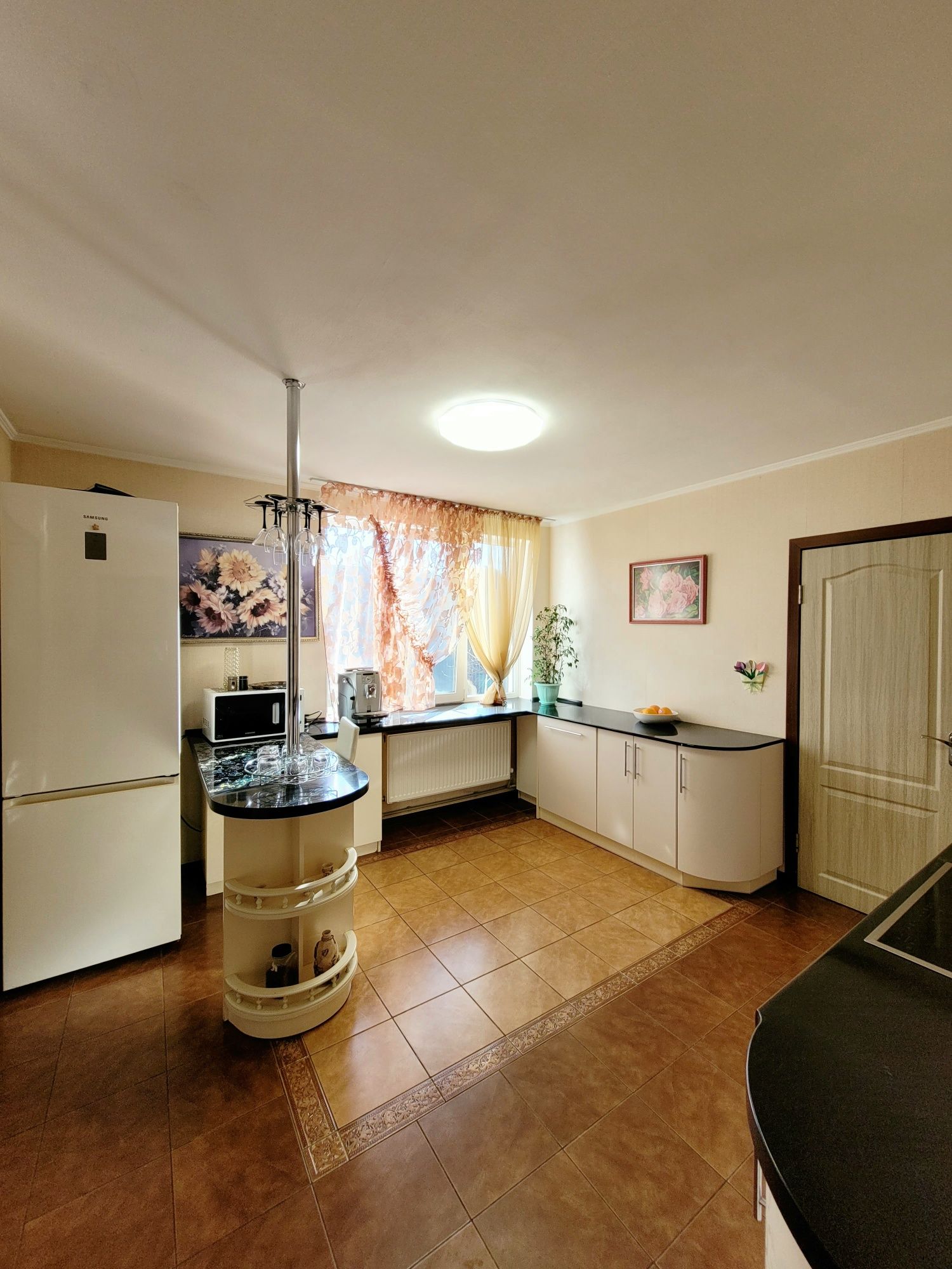 Продаж будинку 142 м² та ділянкою 5 сот в передмісті Житомира