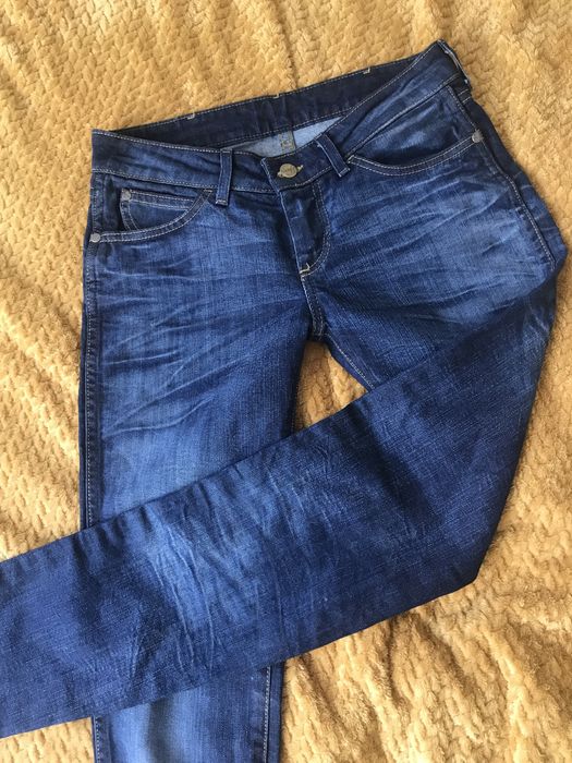 Proste spodnie damskie jeansy Wrangler