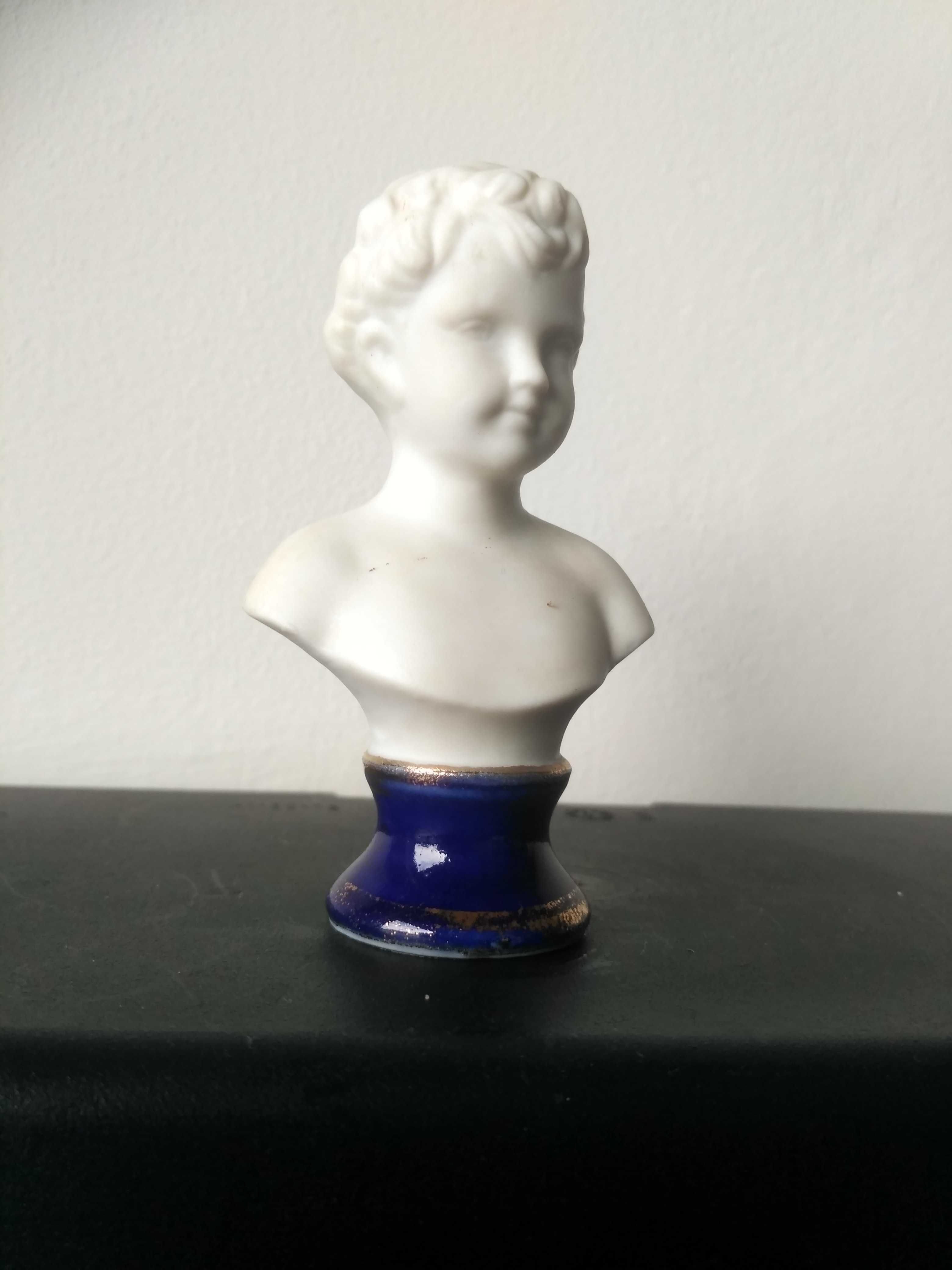 Francuska zabytkowa porcelanowa figurka kąpiąca dziecko t939