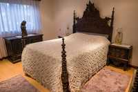 Romântica cama de casal em Madeira Exótica(mogno)