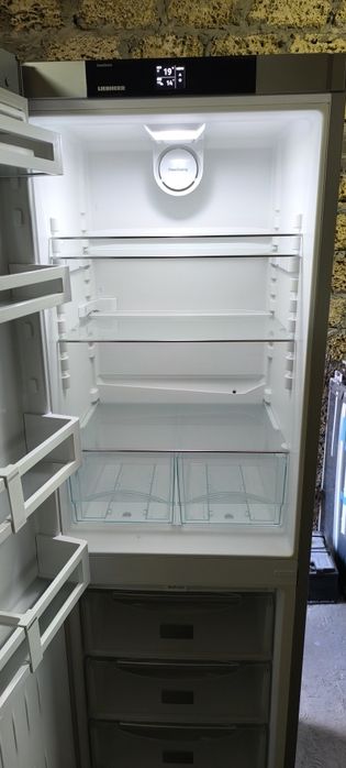 Холодильник Liebherr CNef 3915