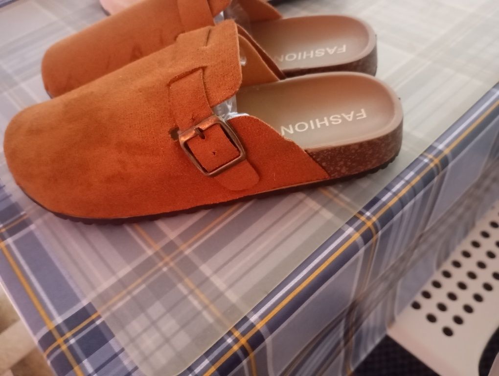 Sapatas  mulher novos