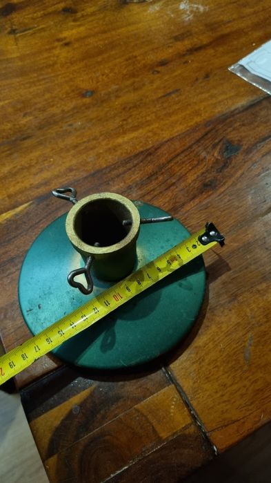 Ciężki metalowy stojak na choinkę