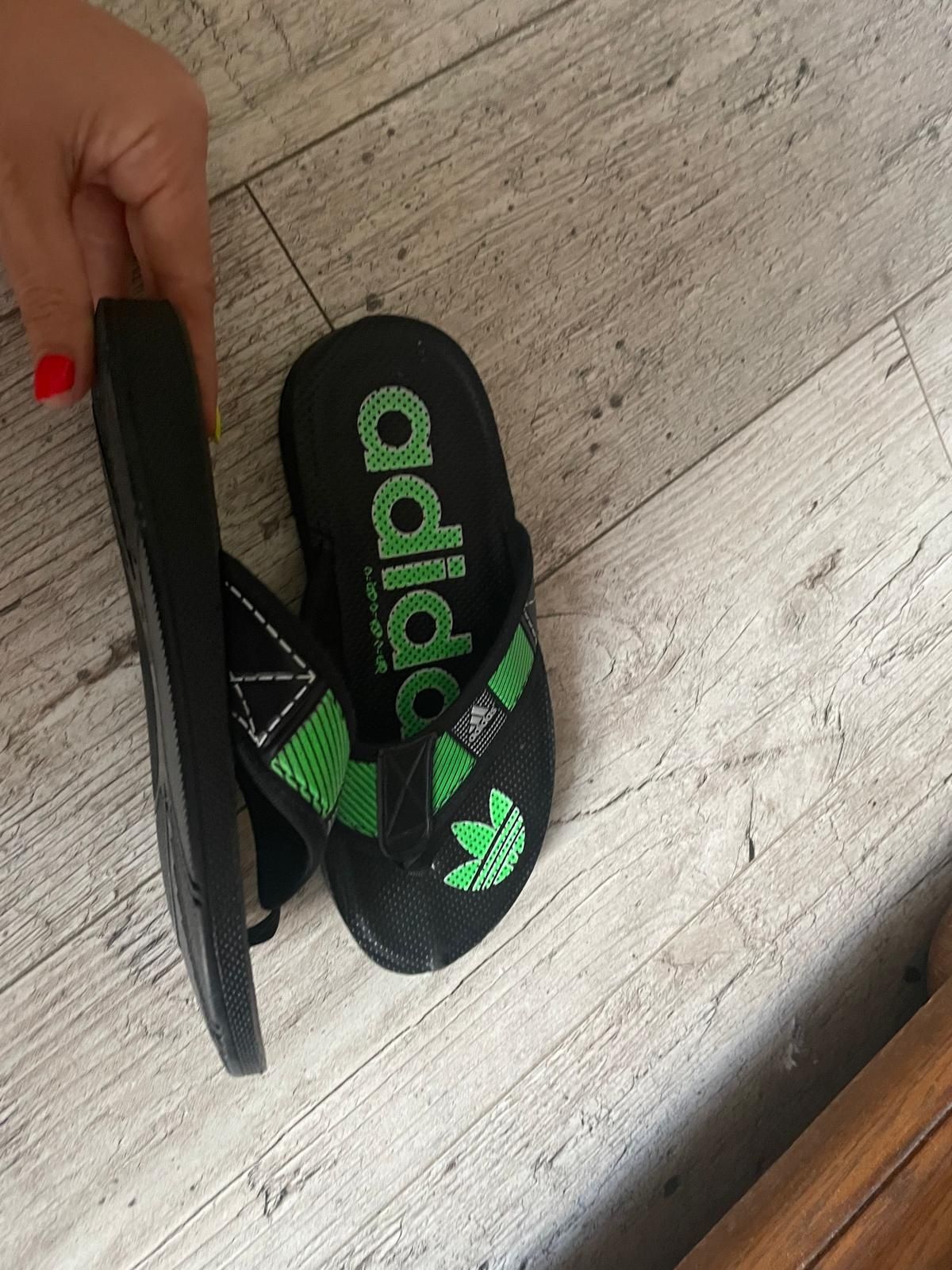 Super klapki adidas roz 41