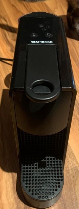 Máquina de café Nespresso Essenza Mini Nova