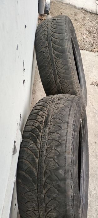 Продам зимние шины 175/65r14
