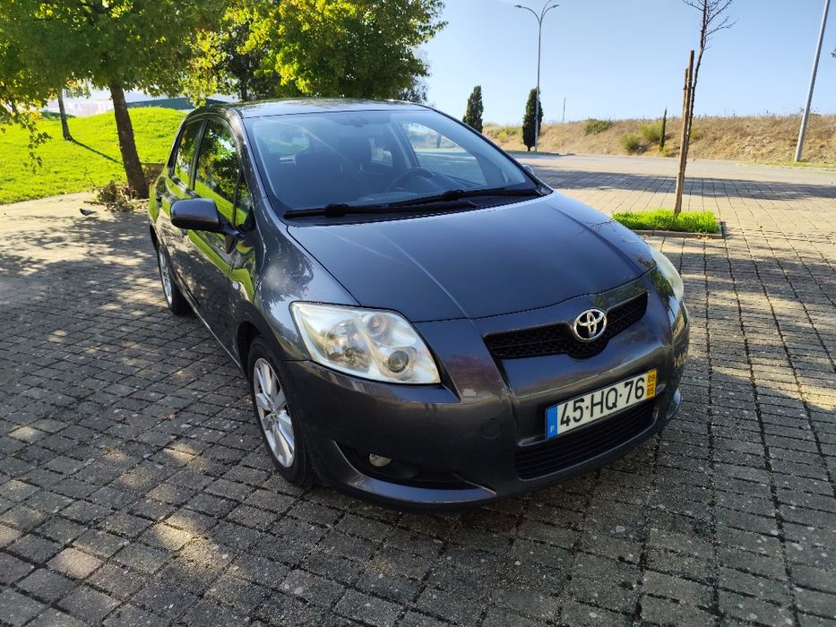 Toyota Auris 1.4 D4d 5 portas excelente estado geral
