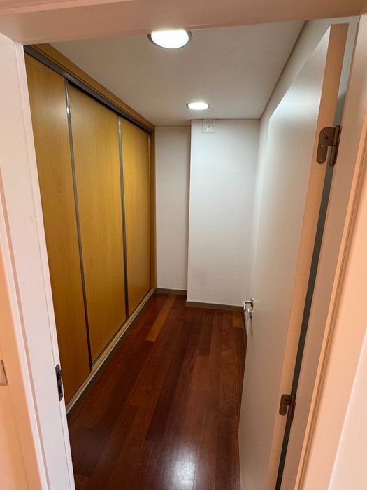 Apartamento T3 +1 Com 2 lugares de garagem ao Monte dos Burgos