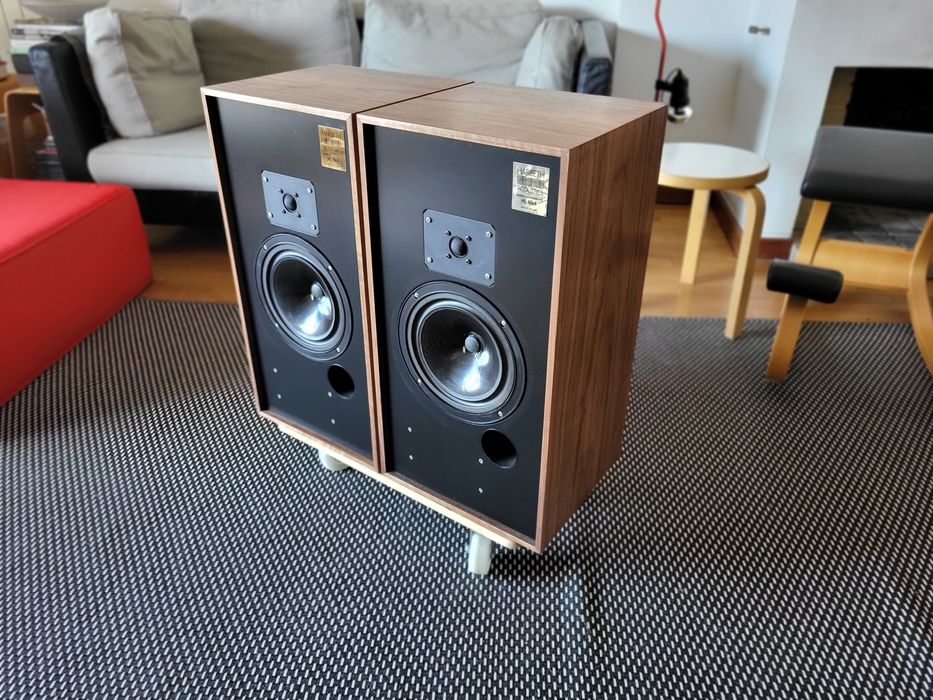 Colunas HiFi Harbeth HL mk4