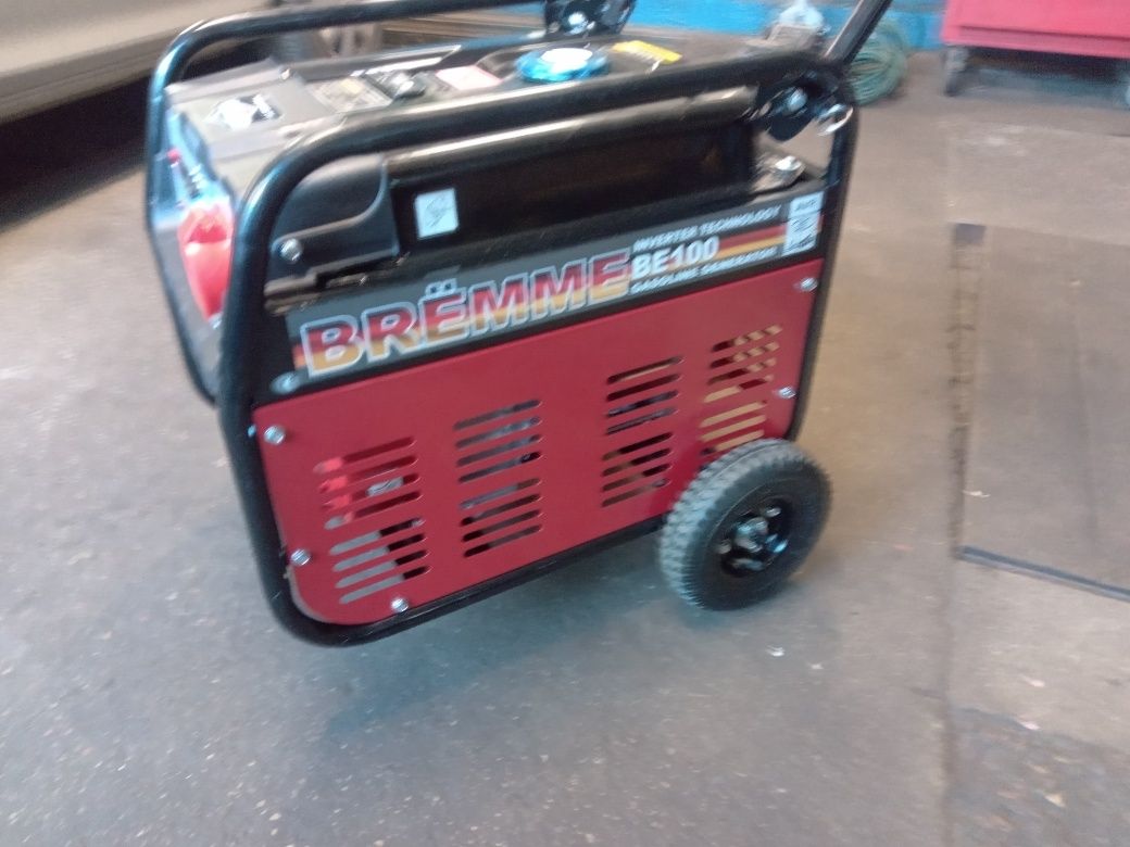 Agregat prądotwórczy  BRIGGS & STRATTON NOWY.