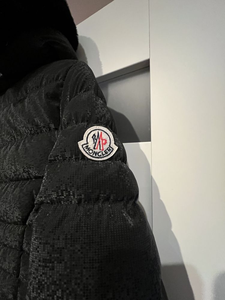 Kurtka zimowa Moncler roz. S-M