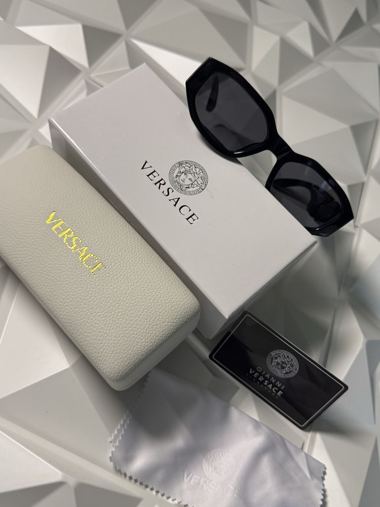Oculos versace com caixa