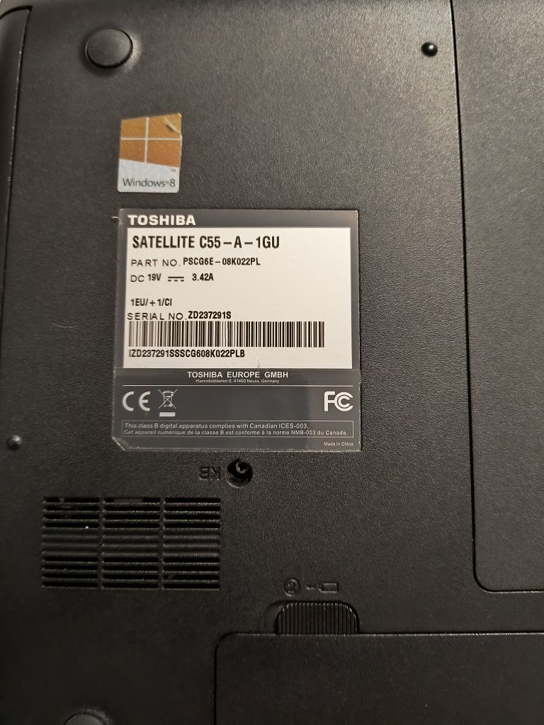 Sprzedam laptopa TOSHIBA SATELLlTE C55-A-1GU