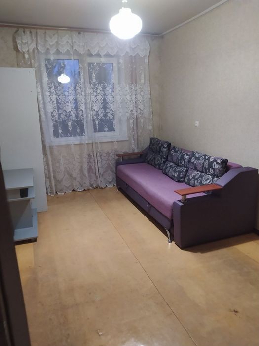 Продаж двокімнатна квартира