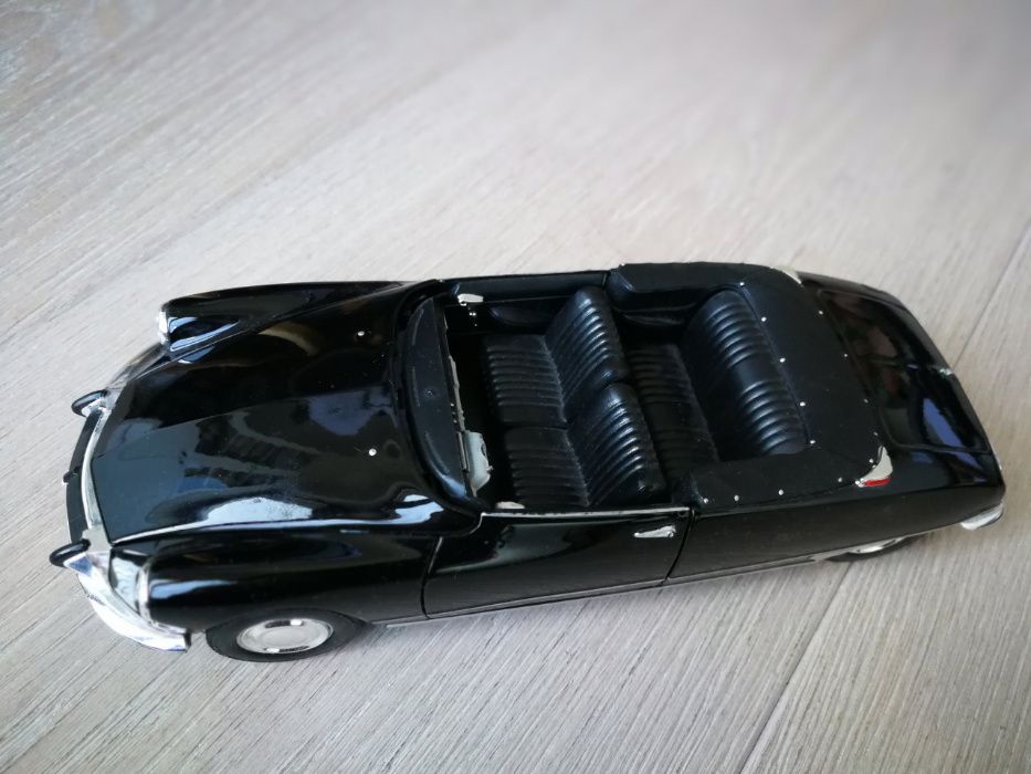 Citroen DS 19 Cabriolet 1:24