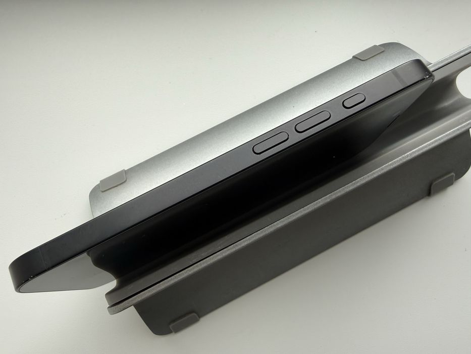 Apple iPhone 16e 128gb Black Neverlock 100%