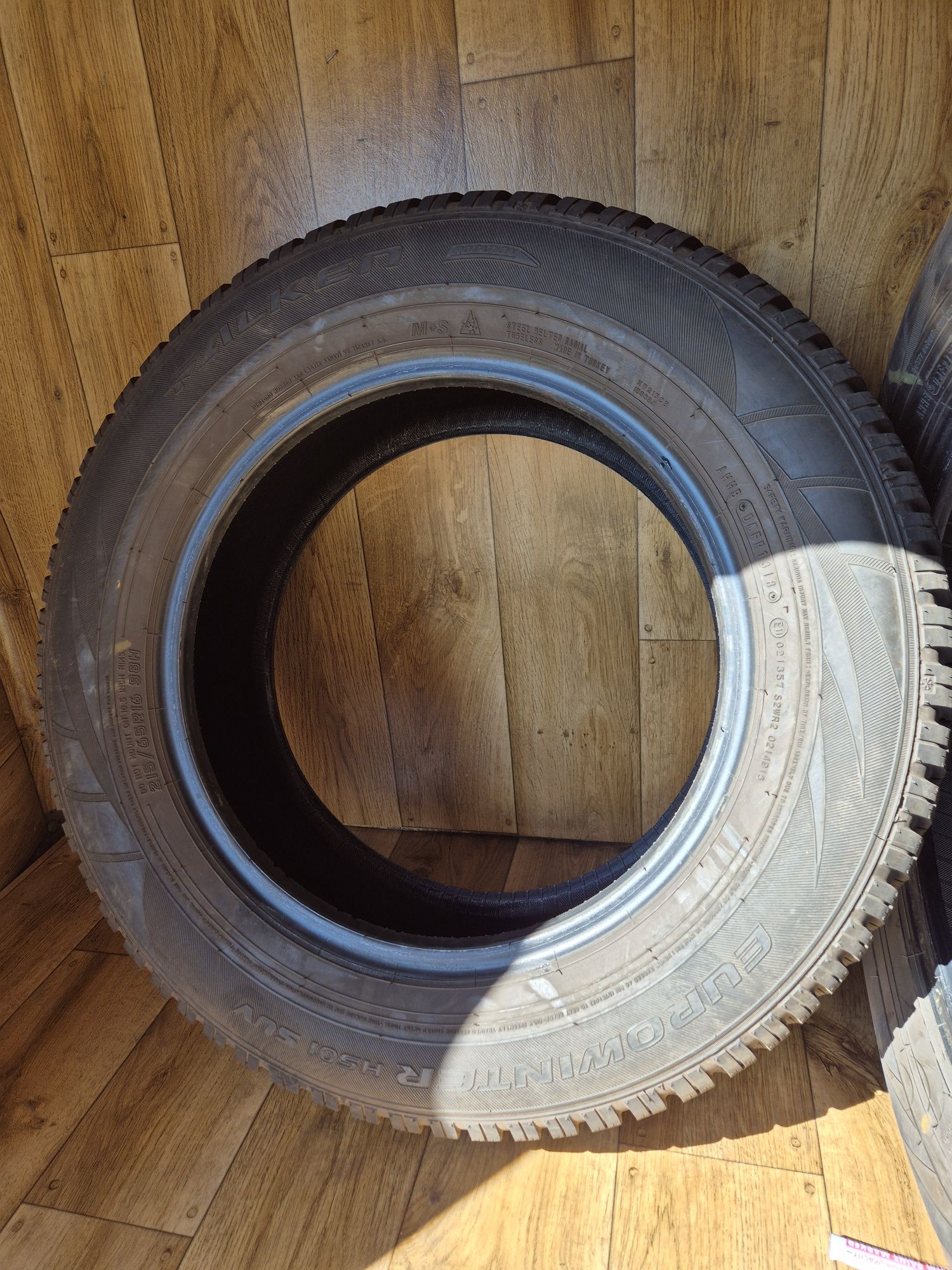 215/65/16 Falken para zima 8mm 18r