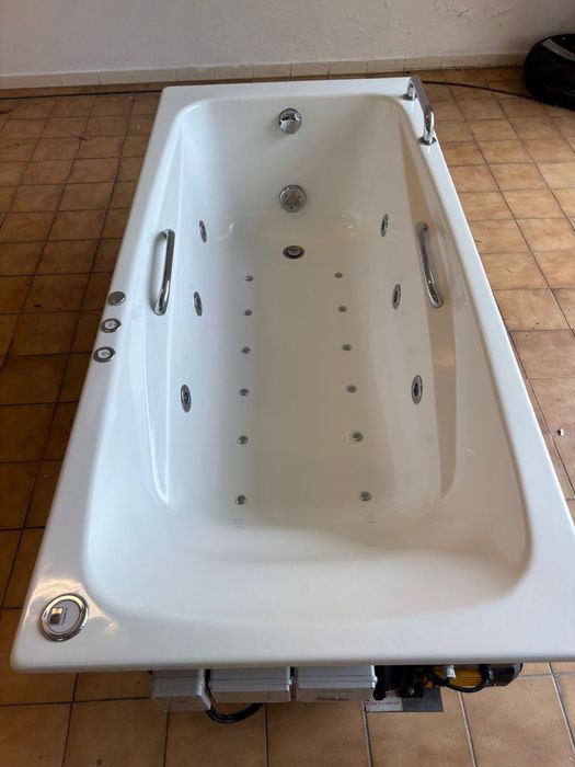 Banheira de hidromassagem