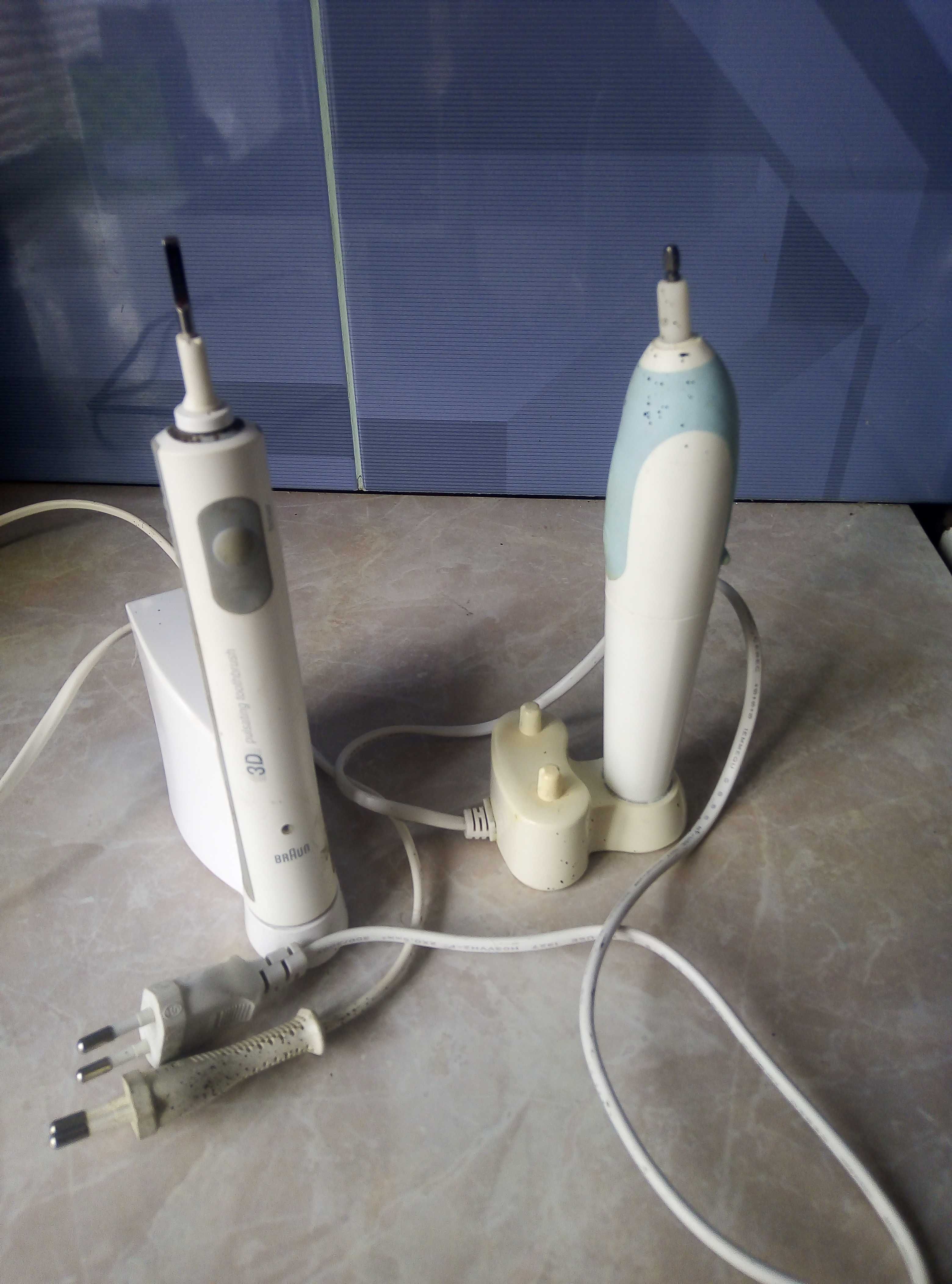 Электрическая зубная щётка + зарядное устройство аккумулятоп
