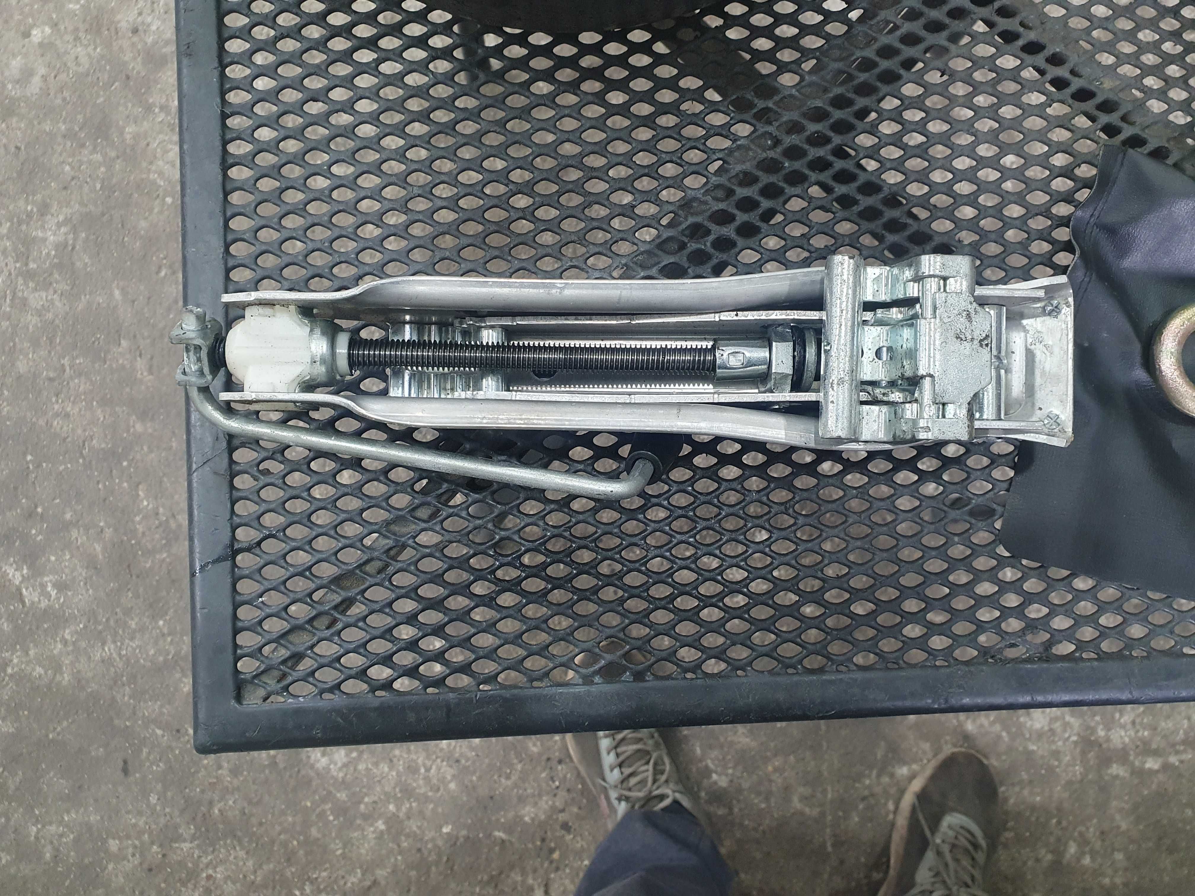 Lewarek klucz ucho etui Audi a3 8l komplet