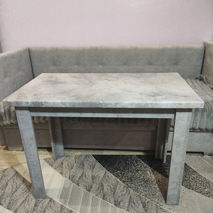 Продам кухонний стіл