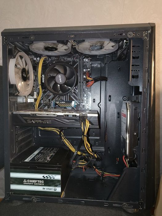 * Процесор: AMD Ryzen 5 2600