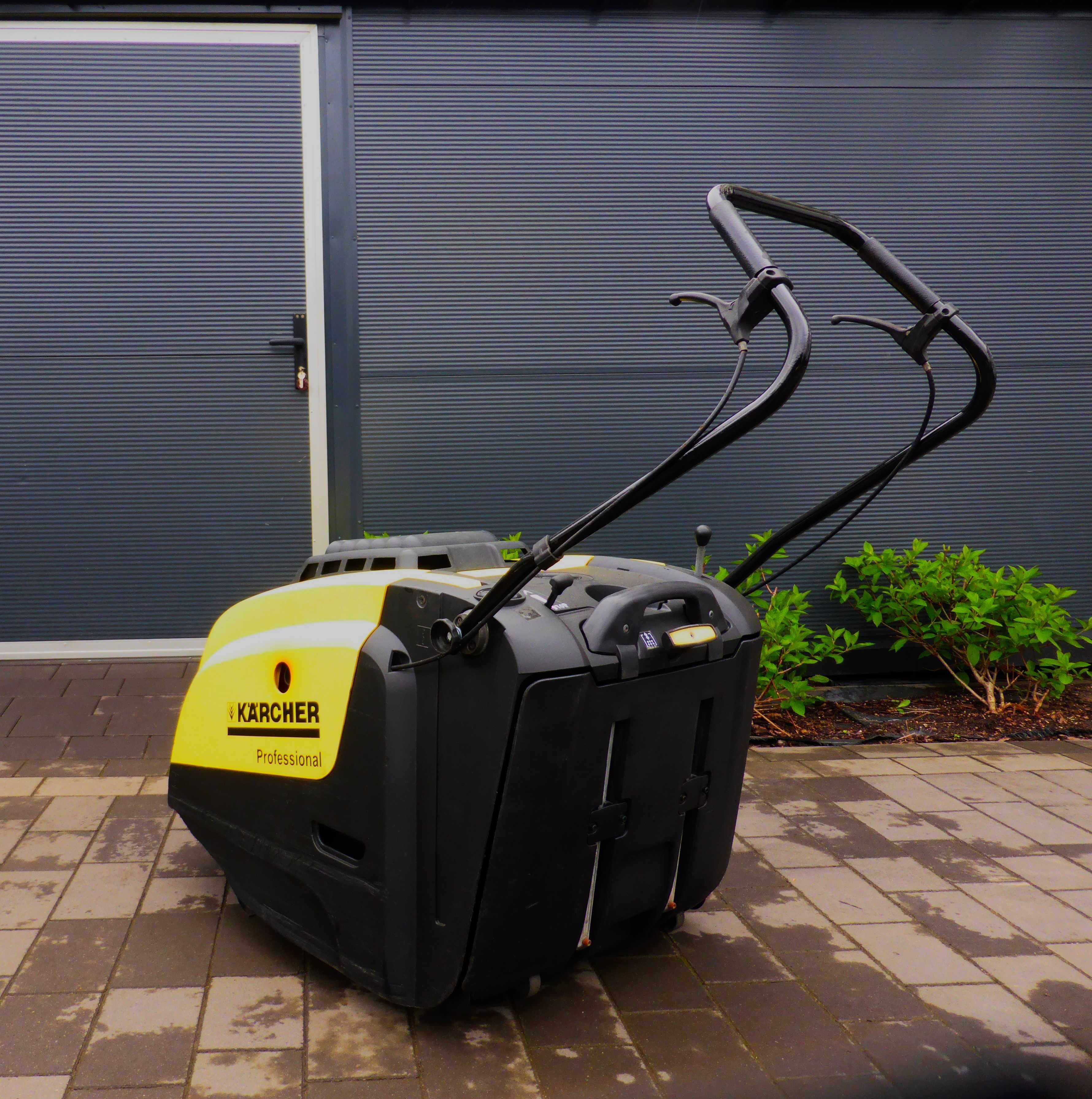 Zamiatarka Spalinowa KARCHER KM 74/40 W G