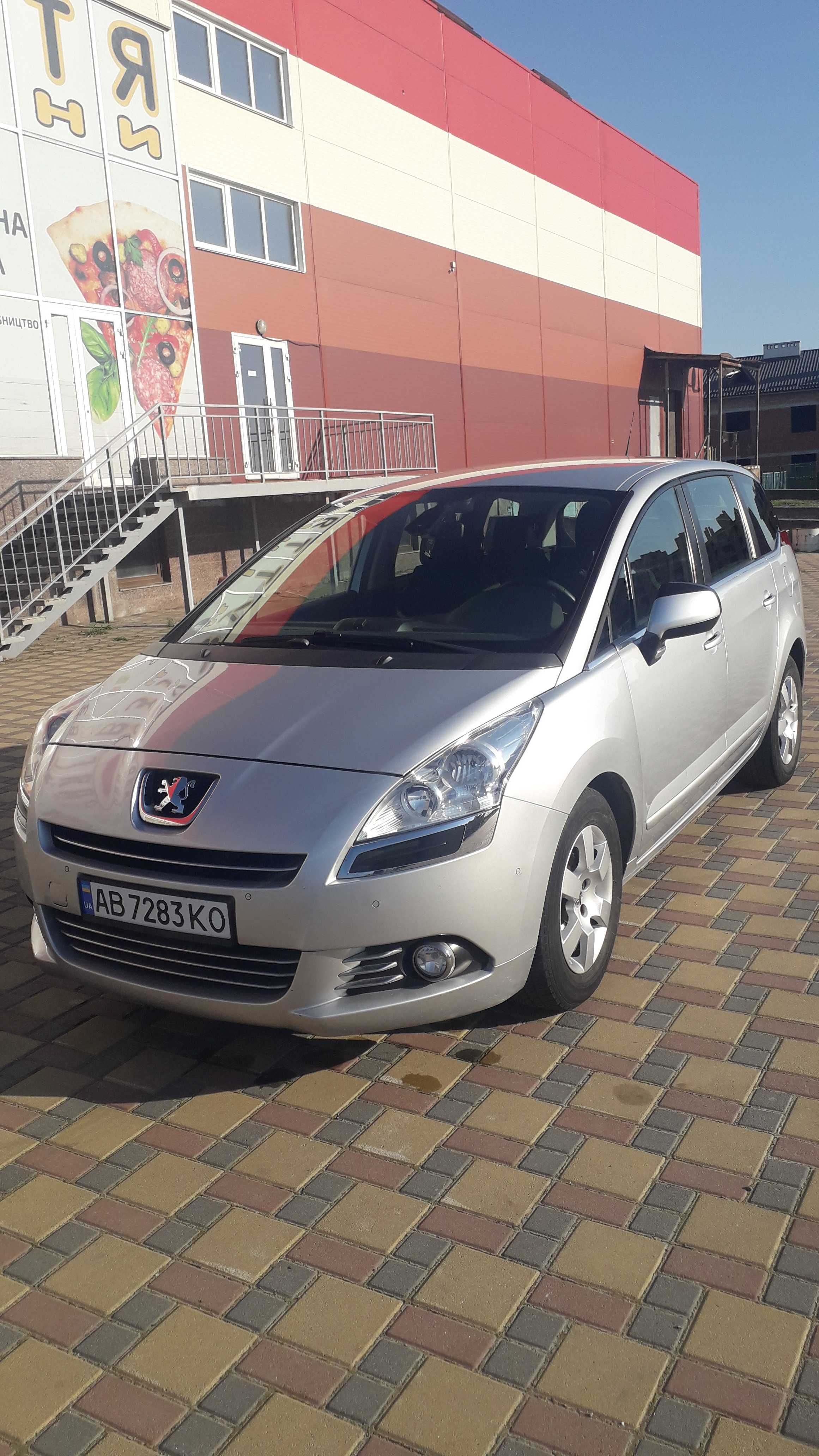 Peugeot 5008 2013р.1.6бензин