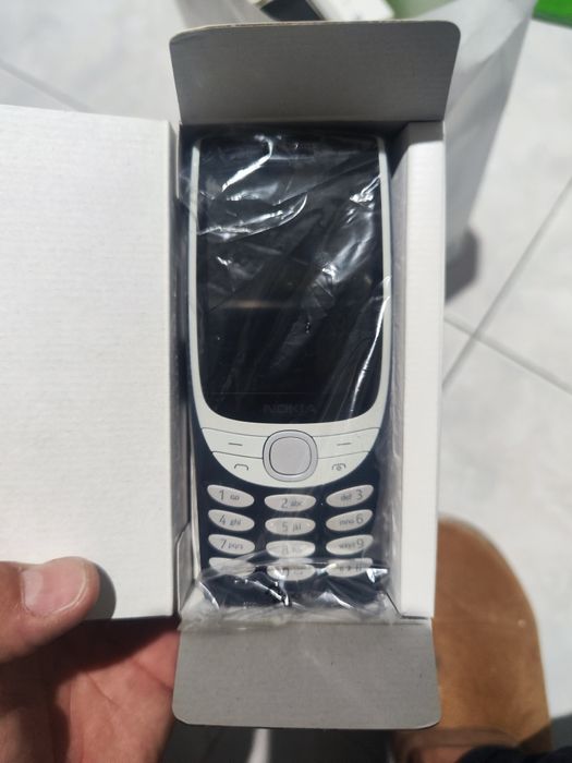 Nokia 8210 azul semi novo