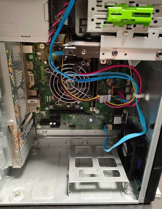 Fujitsu ПК i5 7500T – 8GB – 240GB M2 – 500GB HDD Win 11