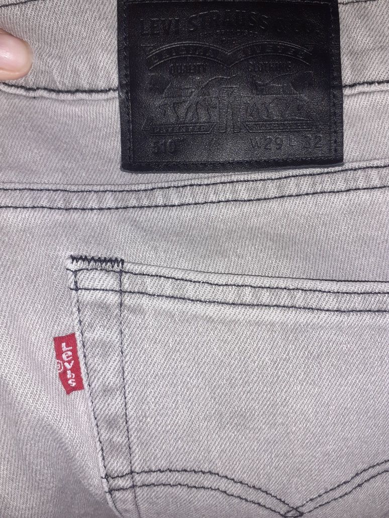 Джинсы от Levi's