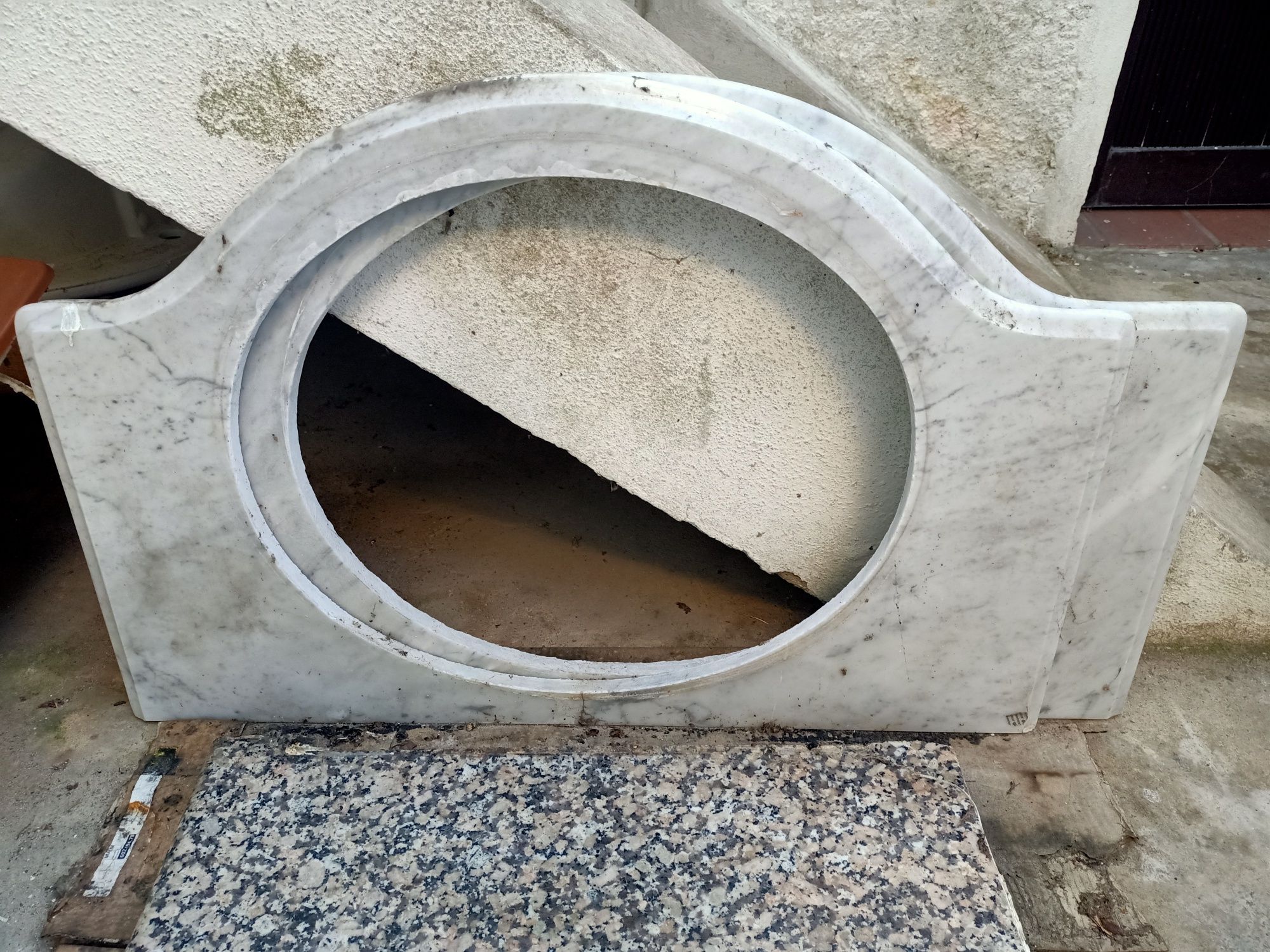 Lavatório com pedra mármore